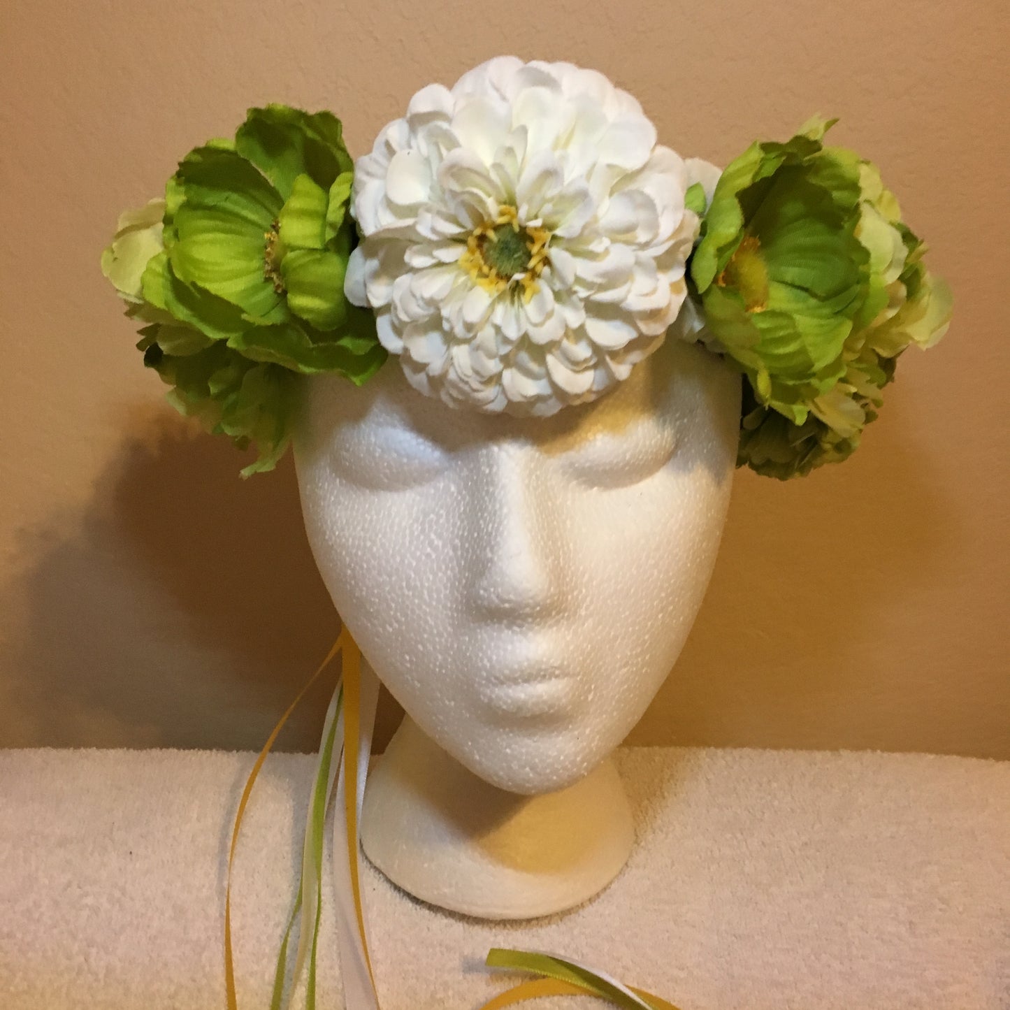 Medium Wreath - White center flower w/ bright & pale green flowers