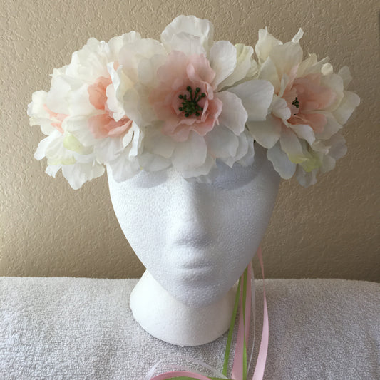 Medium Wreath - White & pale pink flowers