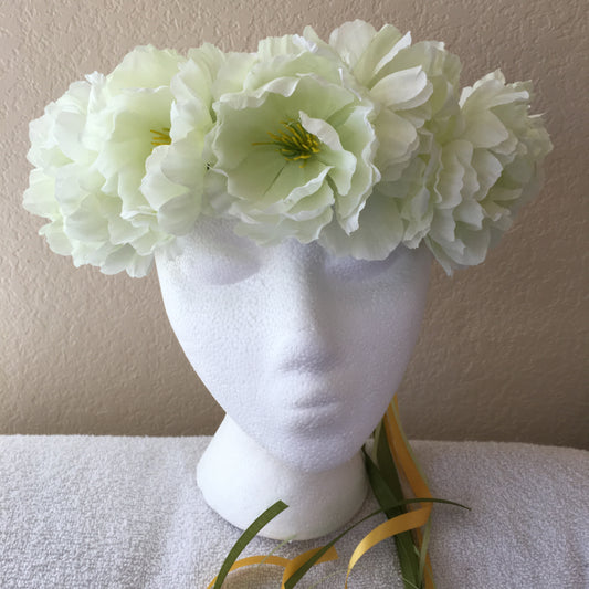 Medium Wreath - All pale green flowers