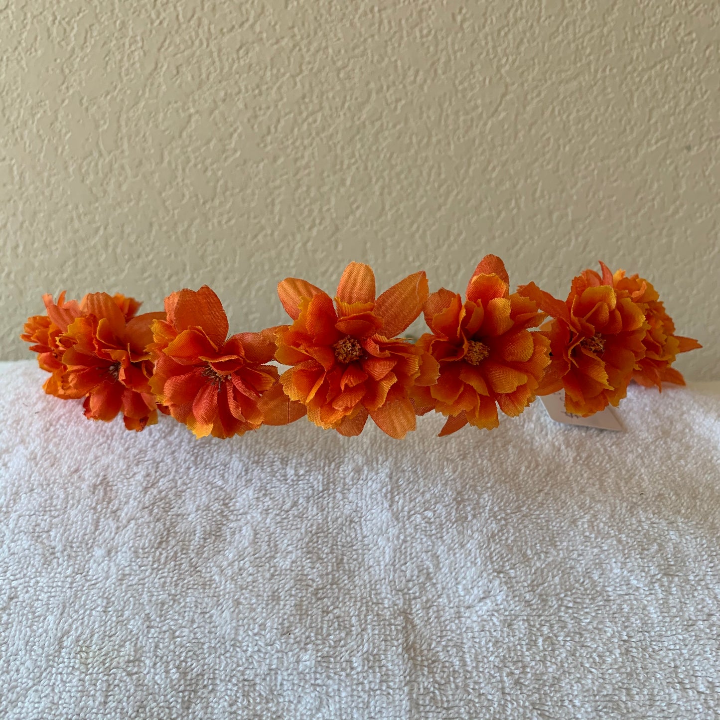 Small Wreath Lighted - All Orange Flowers