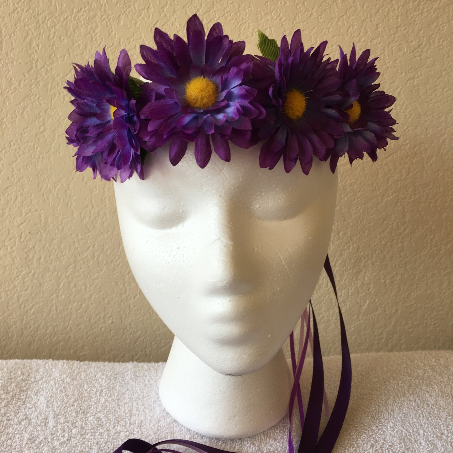 Small Wreath - Dark purple daisies