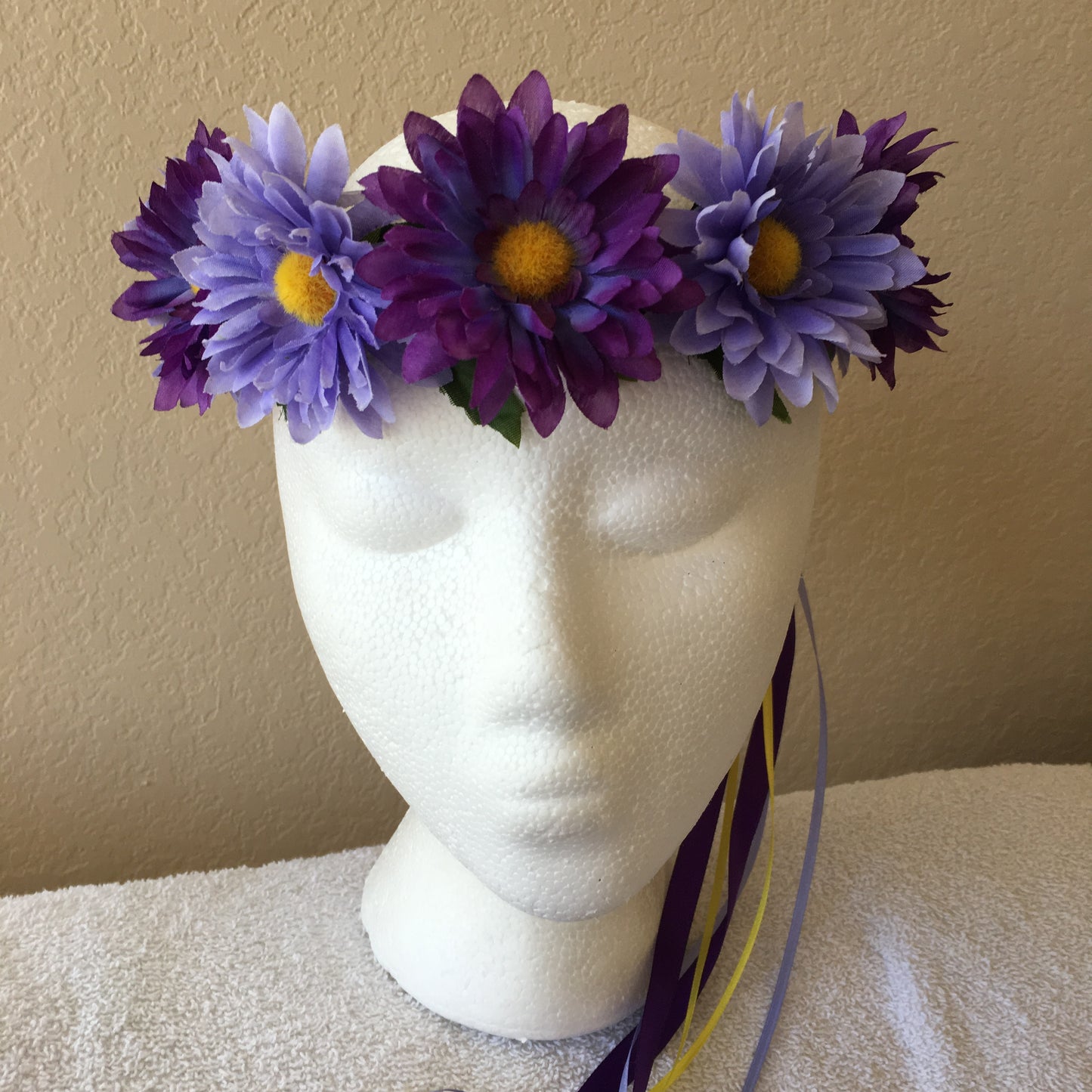 Small Wreath - Light & dark purple patterned daisies
