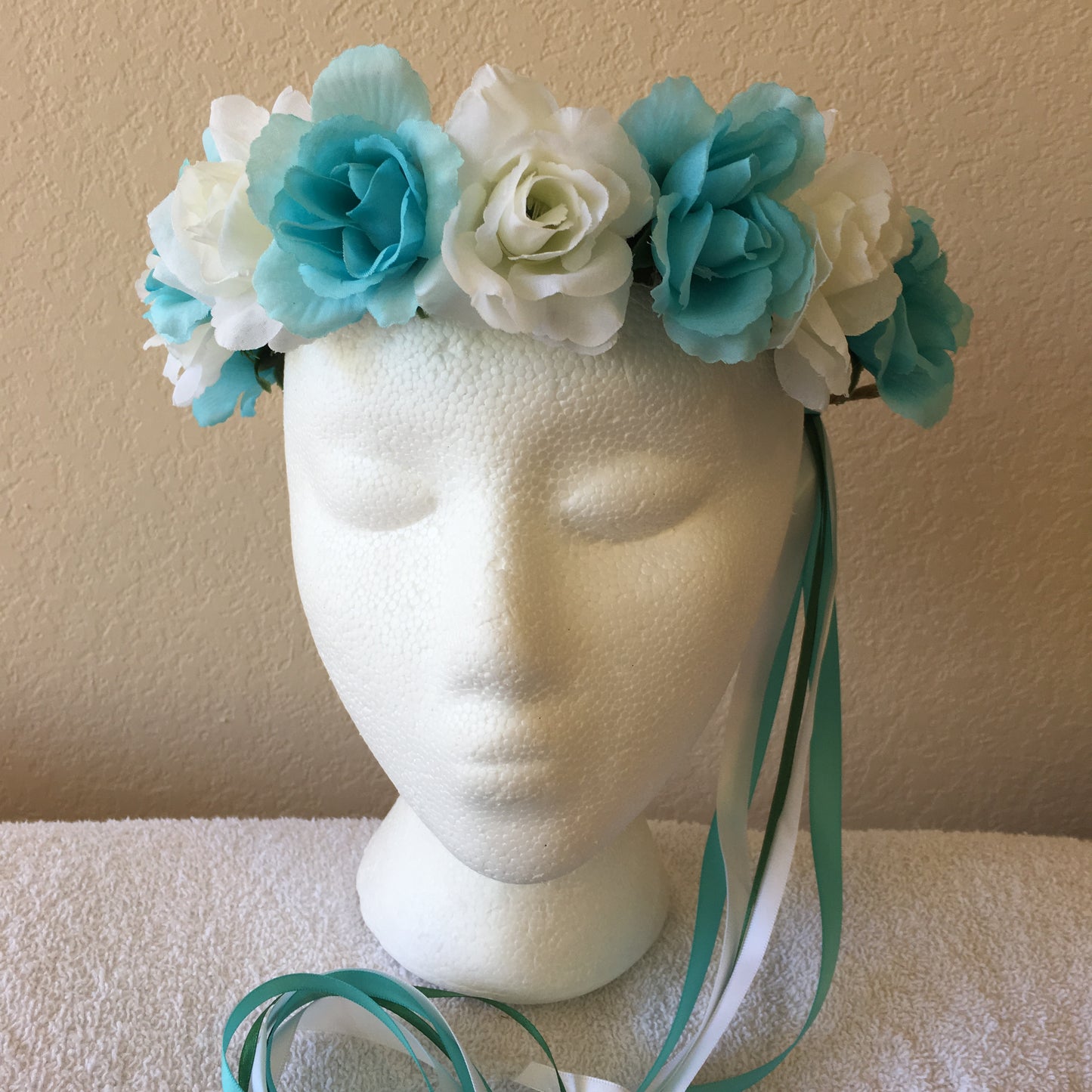 Small Wreath - Teal & white roses