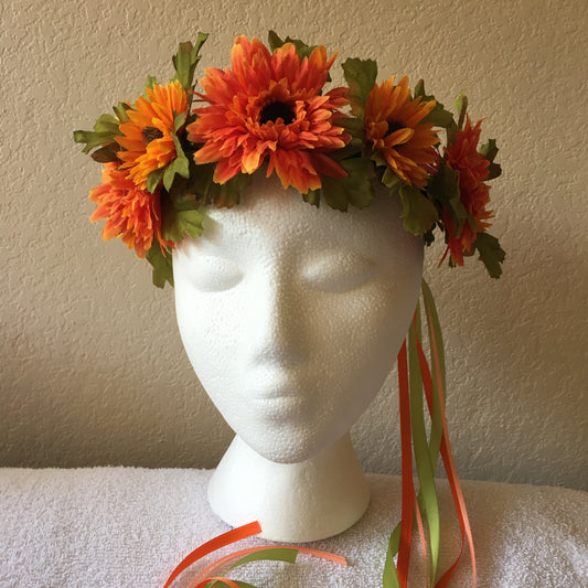 Small Wreath - Light & dark orange fluffy daisies