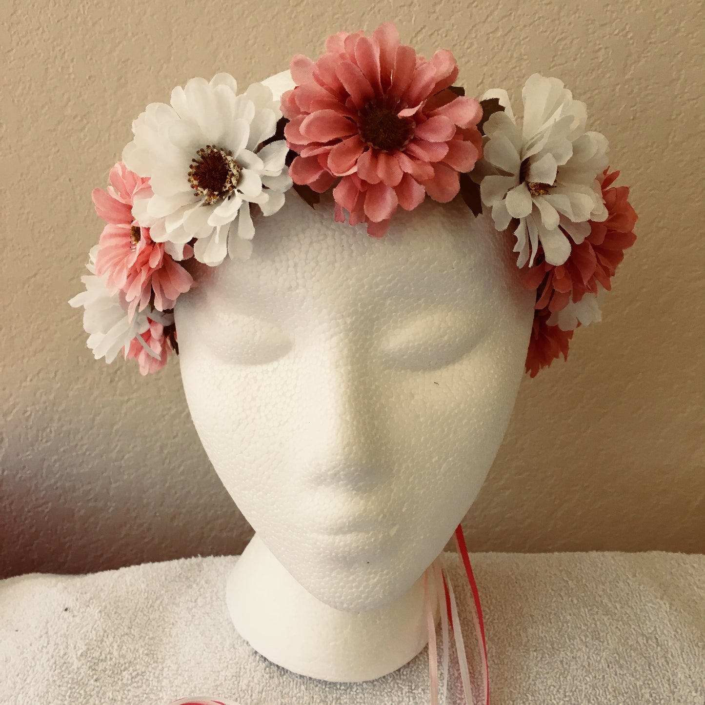 Small Wreath - Pink & white daisies