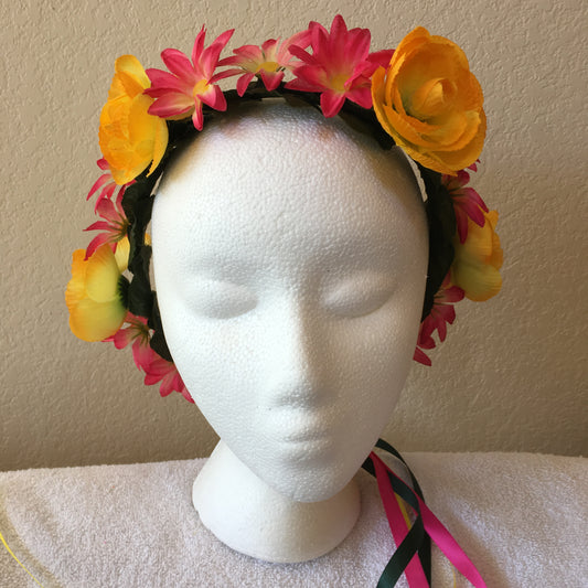 Small Wreath - Yellow roses w/ pink to yellow daisies