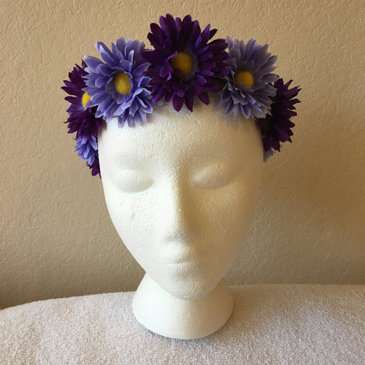 Small Wreath - Light & dark purple daisies