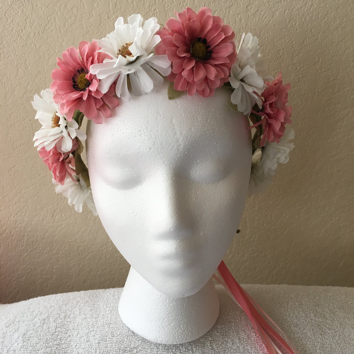 Small Wreath - Pink & white daisies