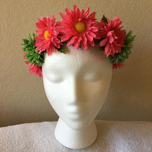 Small Wreath - Pink daisies w/ 2 green accent daisies