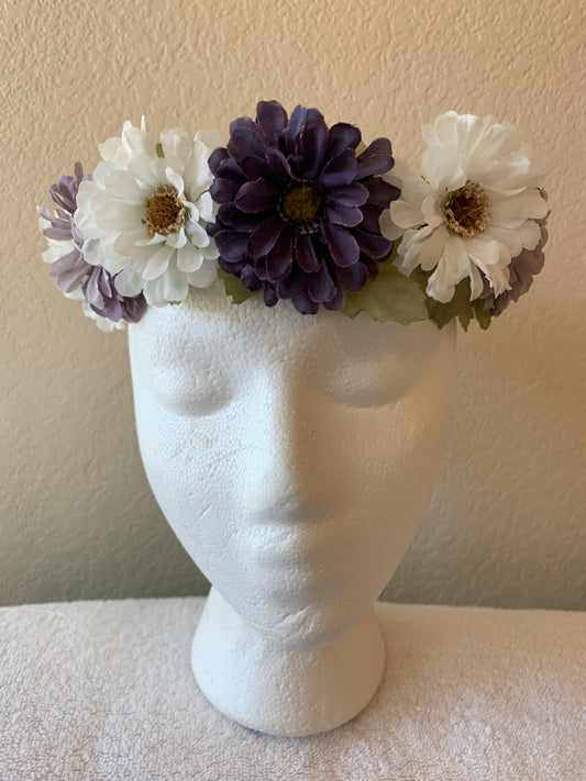 Small Wreath - Light Purple, Dark Purple, and White Daisies