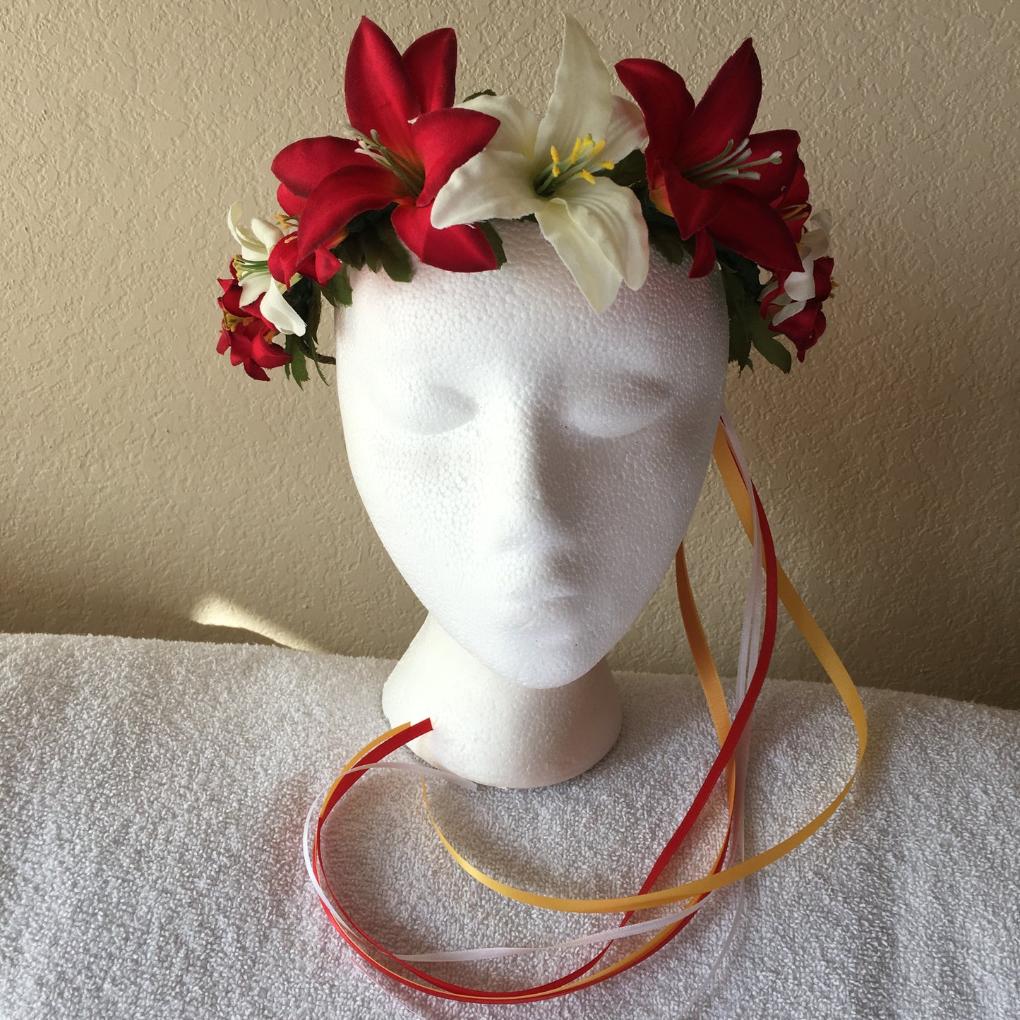 Small Wreath - Red & white small lilies