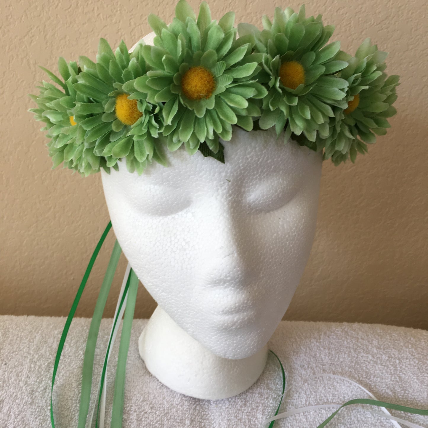 Small Wreath - Mint green daisies (2)