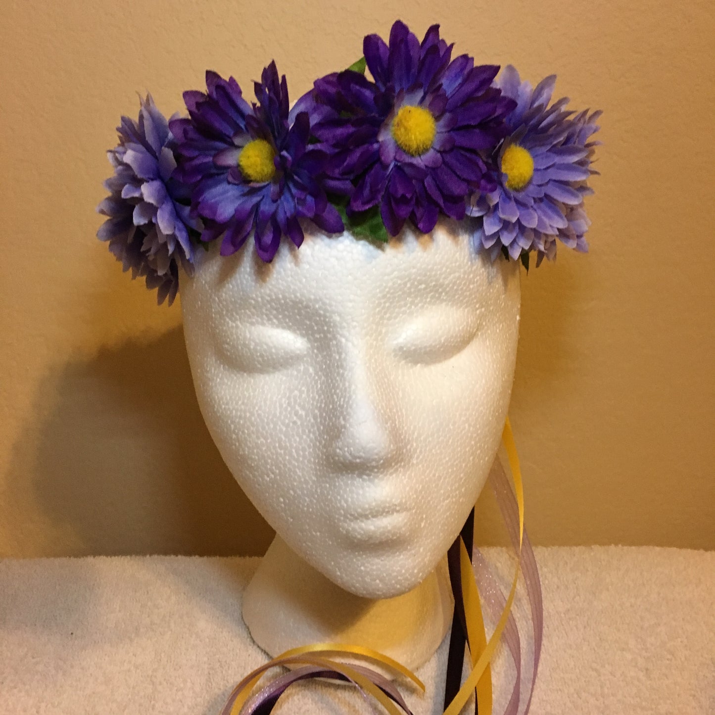 Small Wreath - Light and dark purple patterned daisies