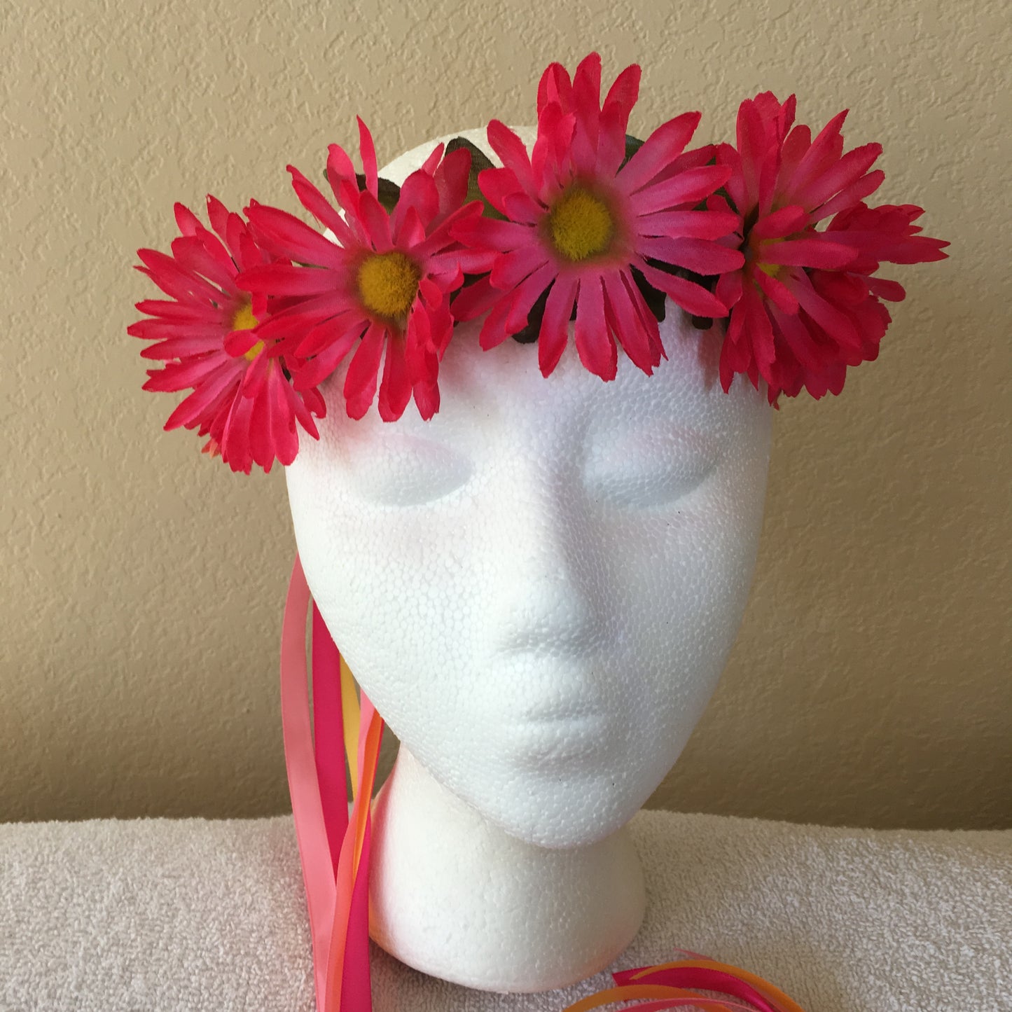 Small Wreath - Hot pink daisies