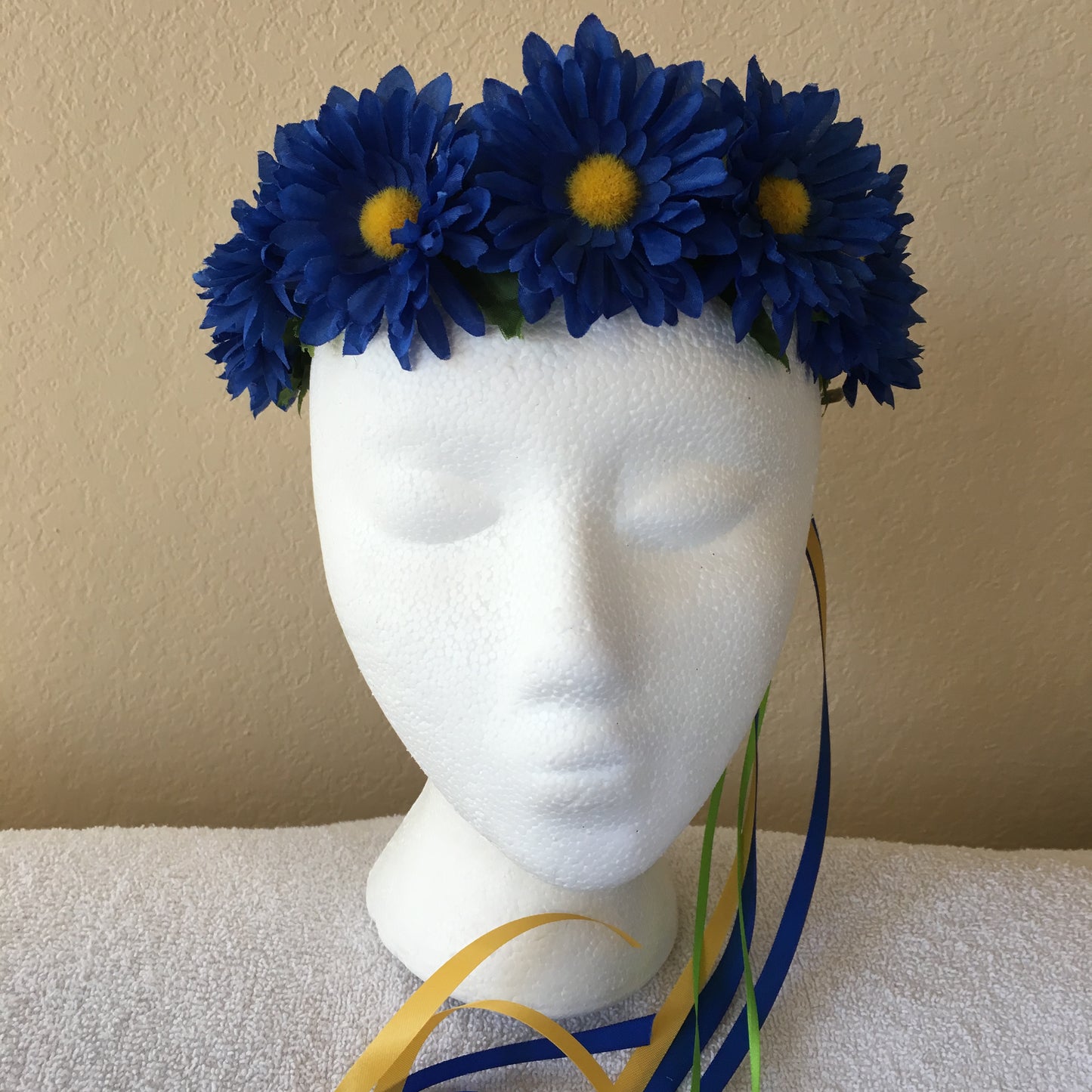 Small Wreath - All dark blue daisies (2)