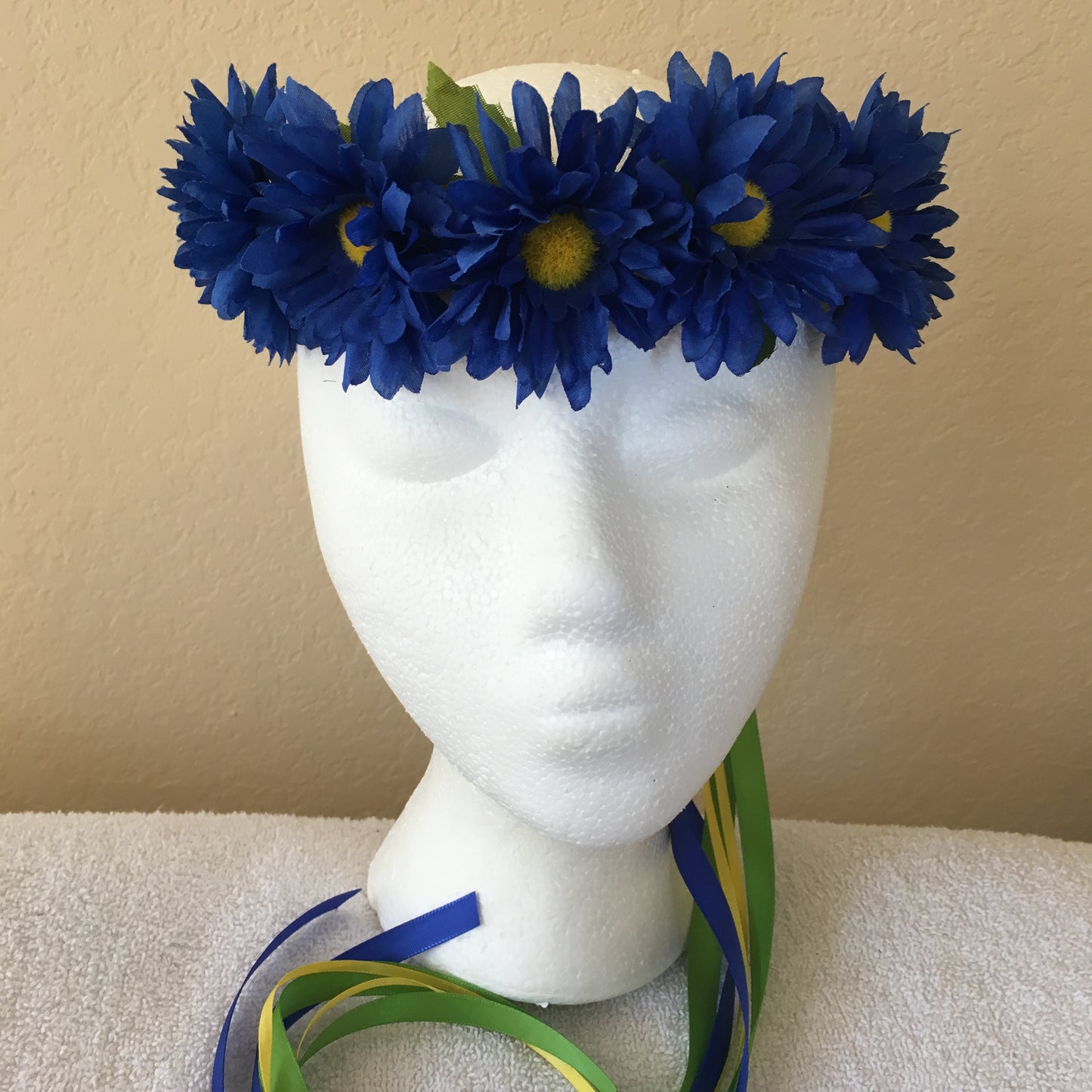 Small Wreath - All dark blue daisies (3)
