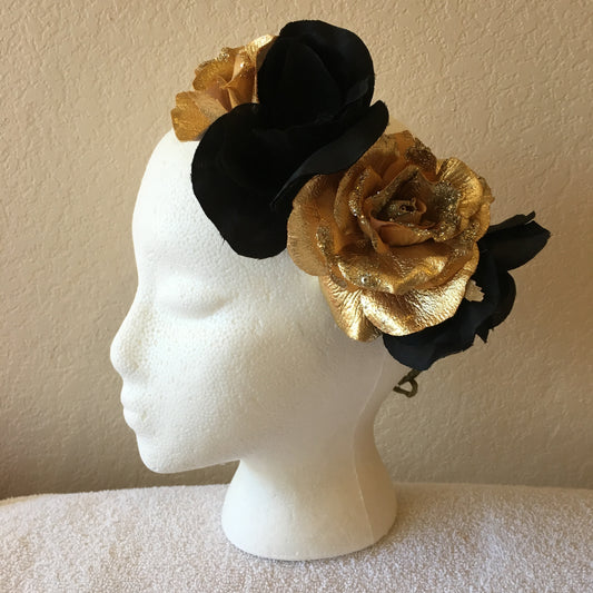 Side Wreath - Black & gold