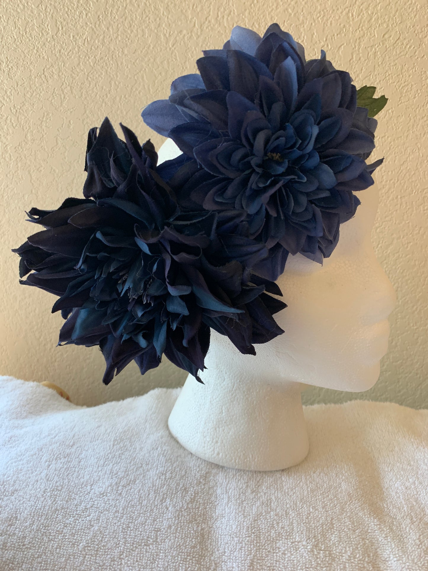 Side wreath - Navy Blue Flowers