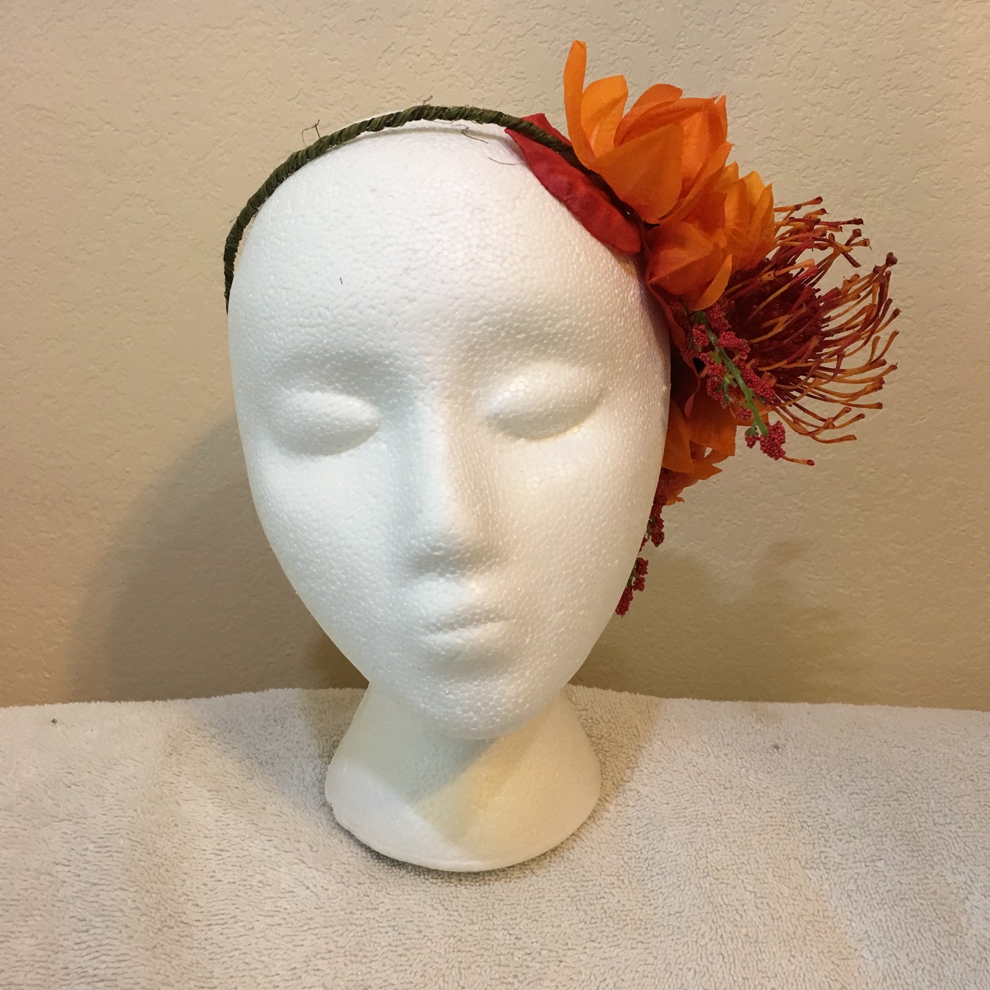 Side Wreath - Spiky orange & red flowers w/ orange puffs