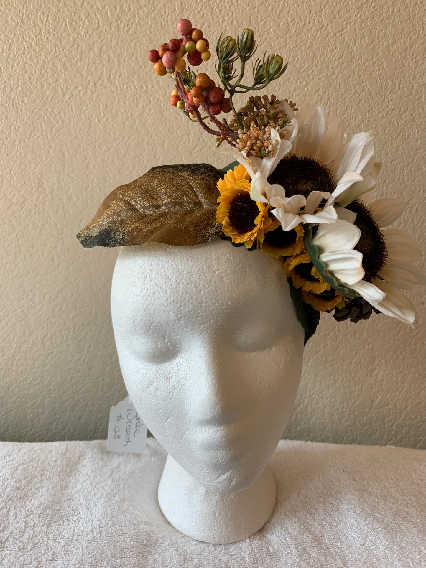 Side Wreath - Beige Sunflowers