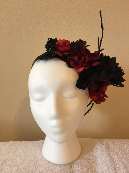 Side Wreath - Black w/ red