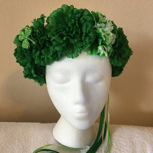 Show Special Wreath - Dark green carnation w/ one white & green carnation w/ one shamrock