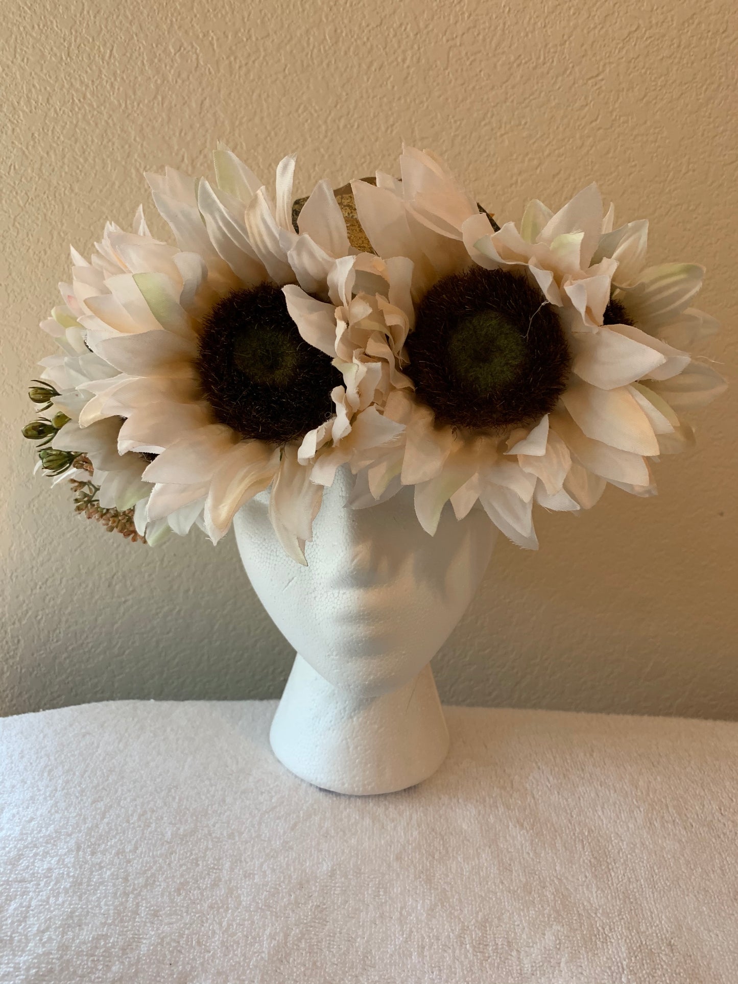 Extra Large Wreath - Off White Sunflowers