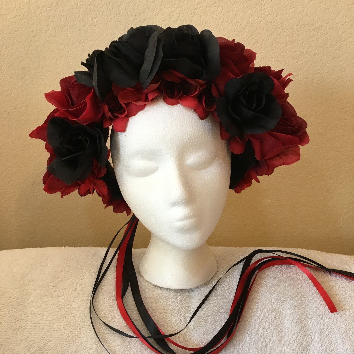 Extra Large Wreath - Black & red roses
