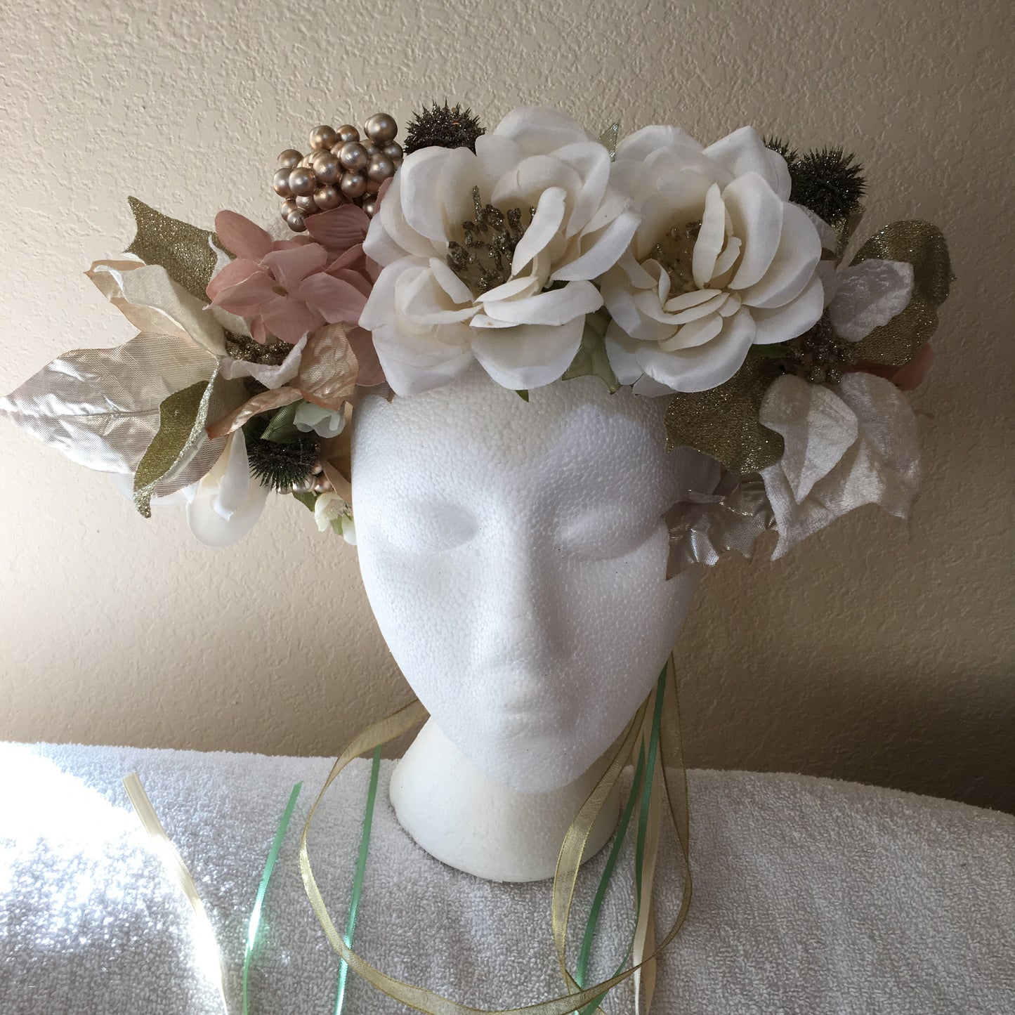 Extra Large Wreath - Off white & gold