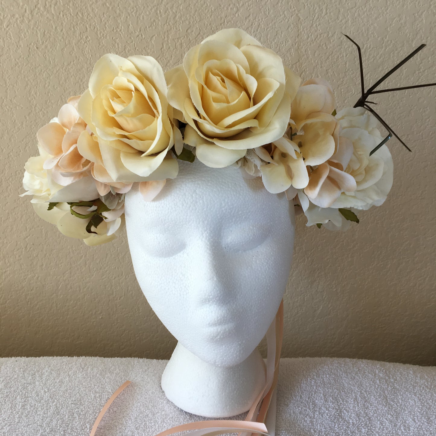 Extra Large Wreath - Peach flowers w/ pale yellow roses