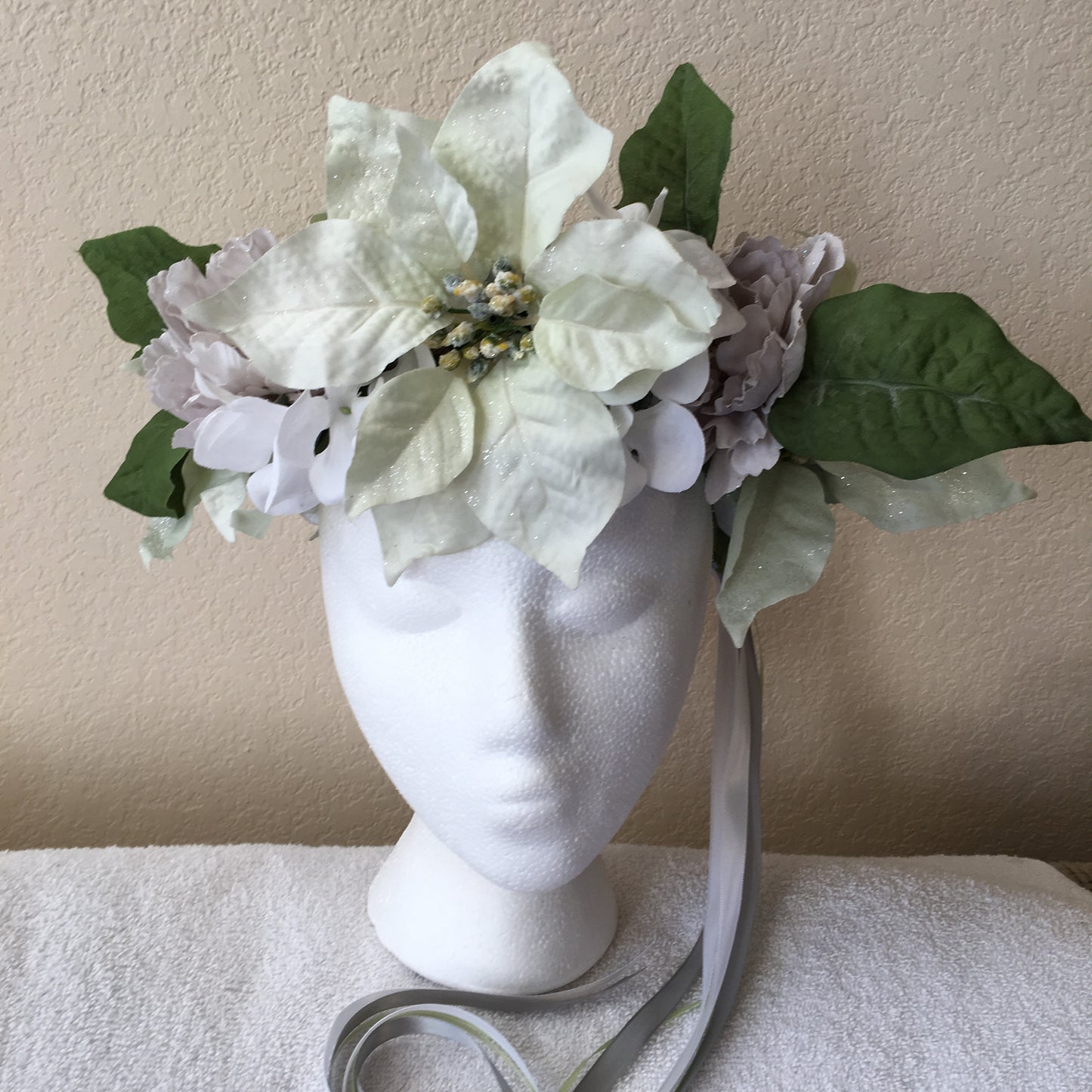 Extra Large Wreath - Pale green poinsettia & grey flowers
