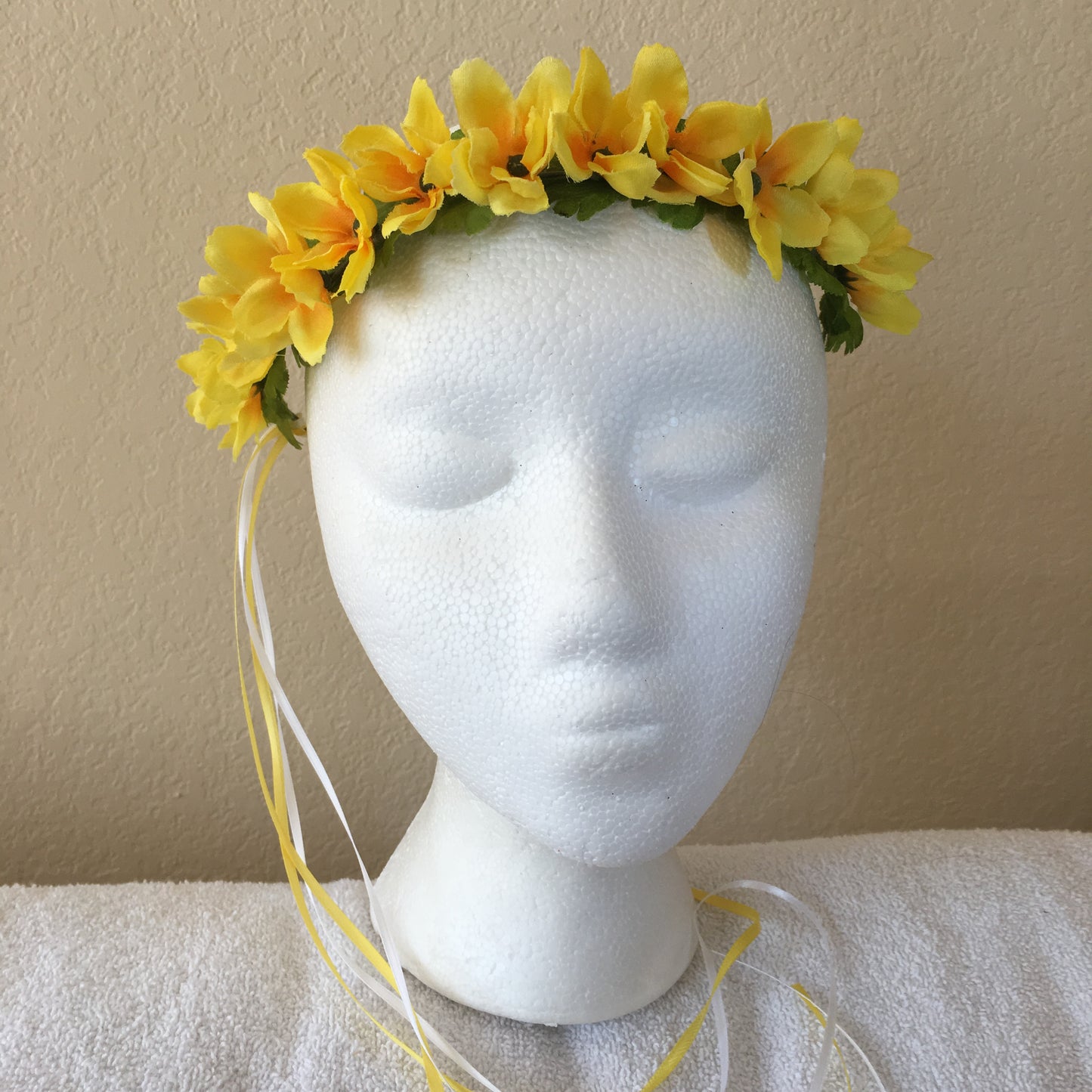 Extra Small Wreath - Bright yellow flowers