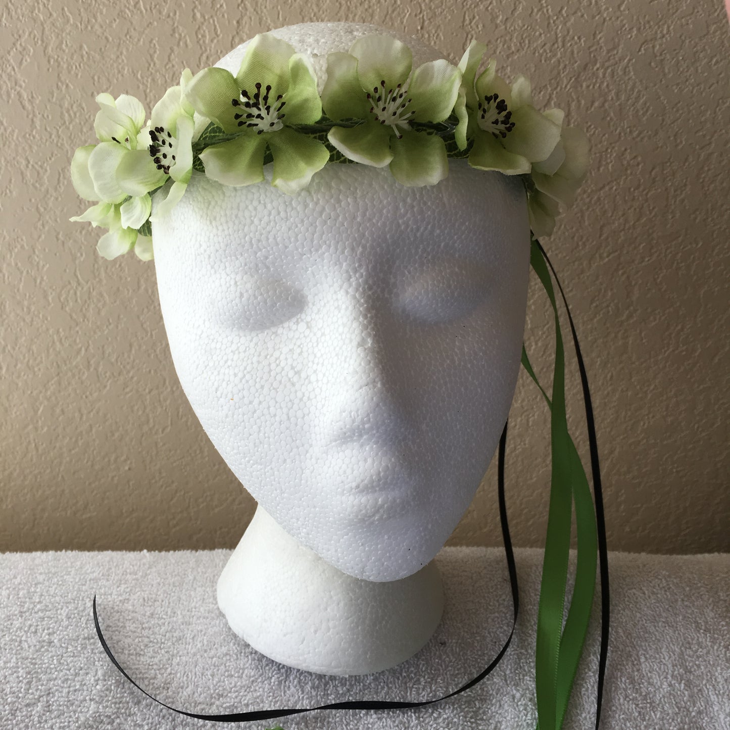 Extra Small Wreath - Green flowers w/ black spotted centers
