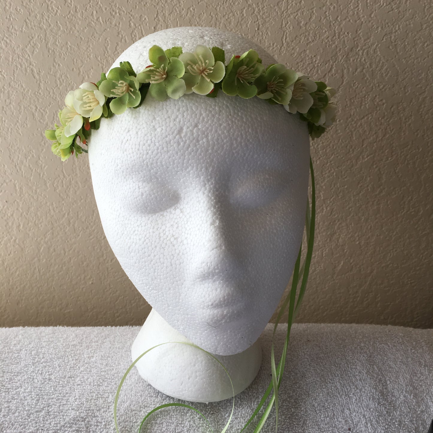 Extra Small Wreath - Two shades of green flowers (2)
