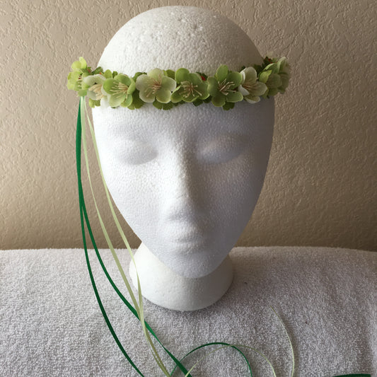 Extra Small Wreath - Two shades of green flowers (3)