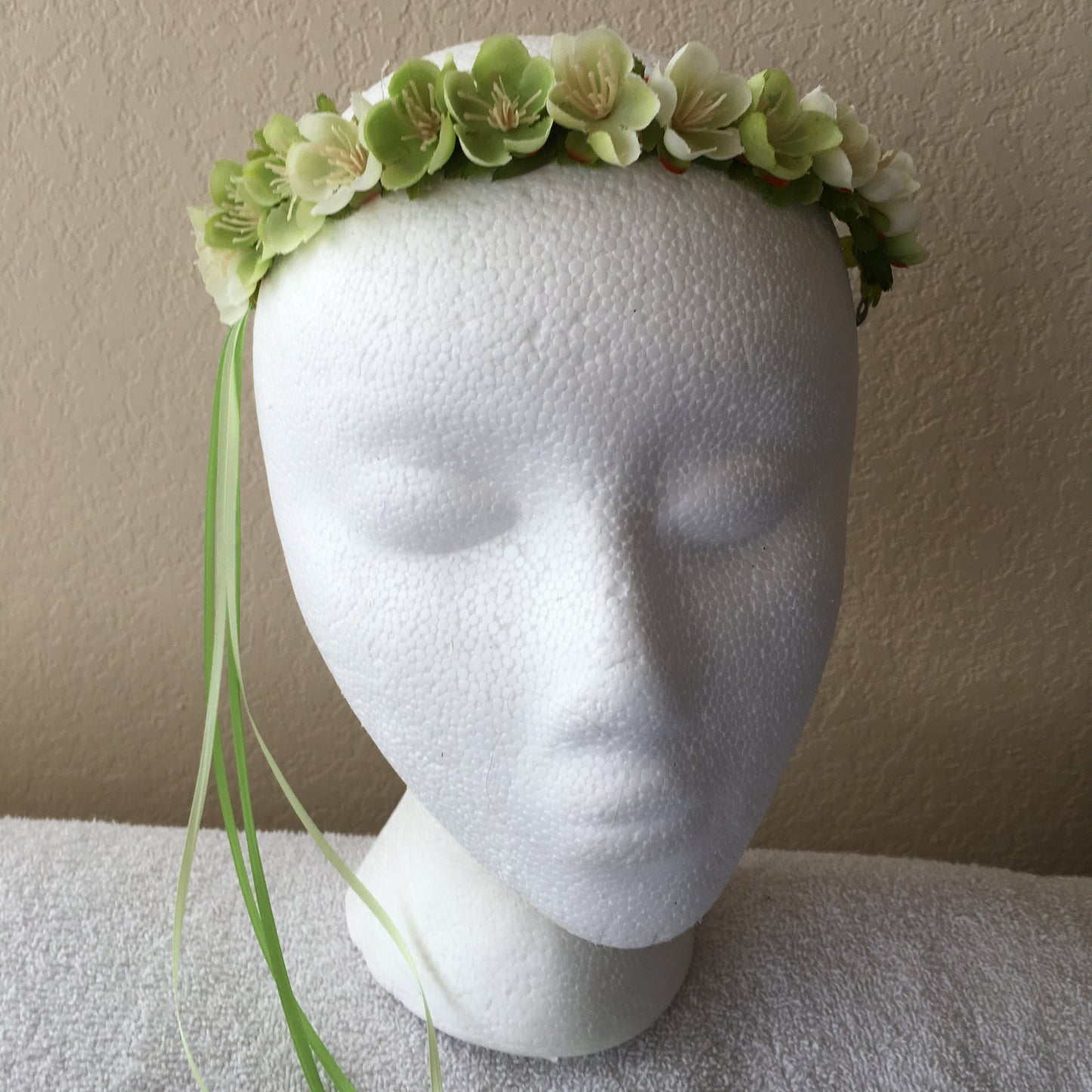 Extra Small Wreath - Two shades of green flowers (4)