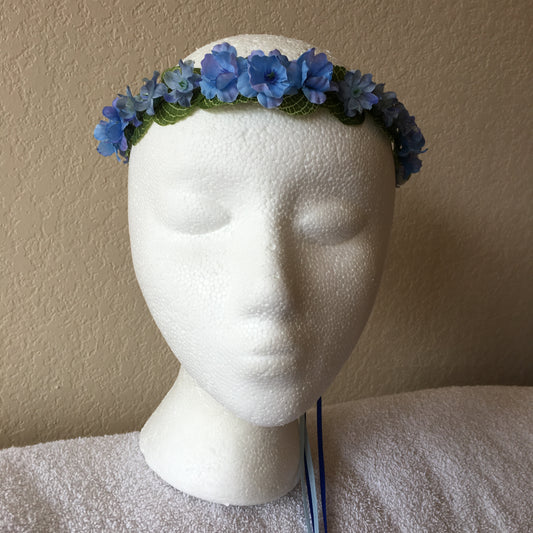 Extra Small Wreath - Shades of blue mini flowers