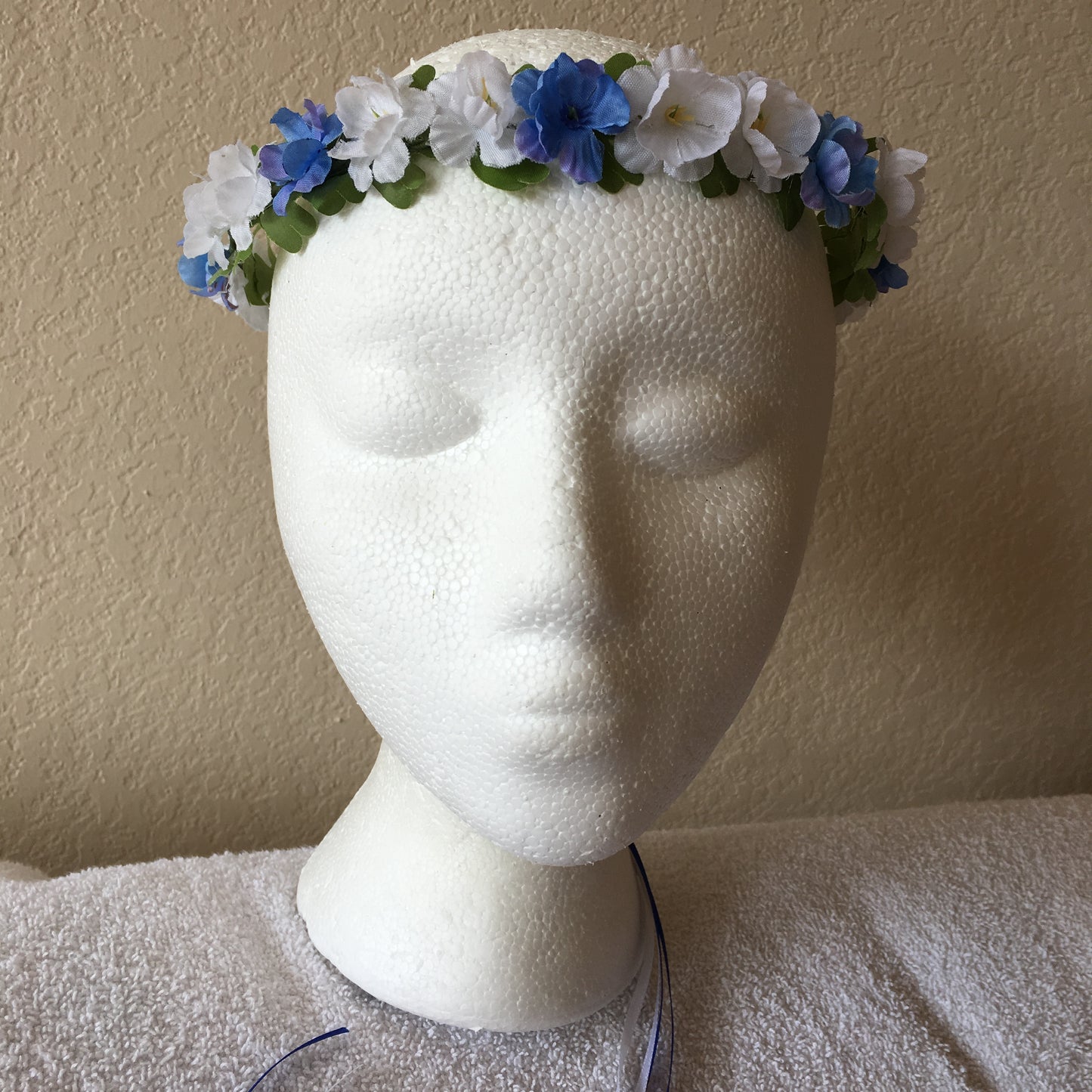 Extra Small Wreath - Blue & white mini flowers