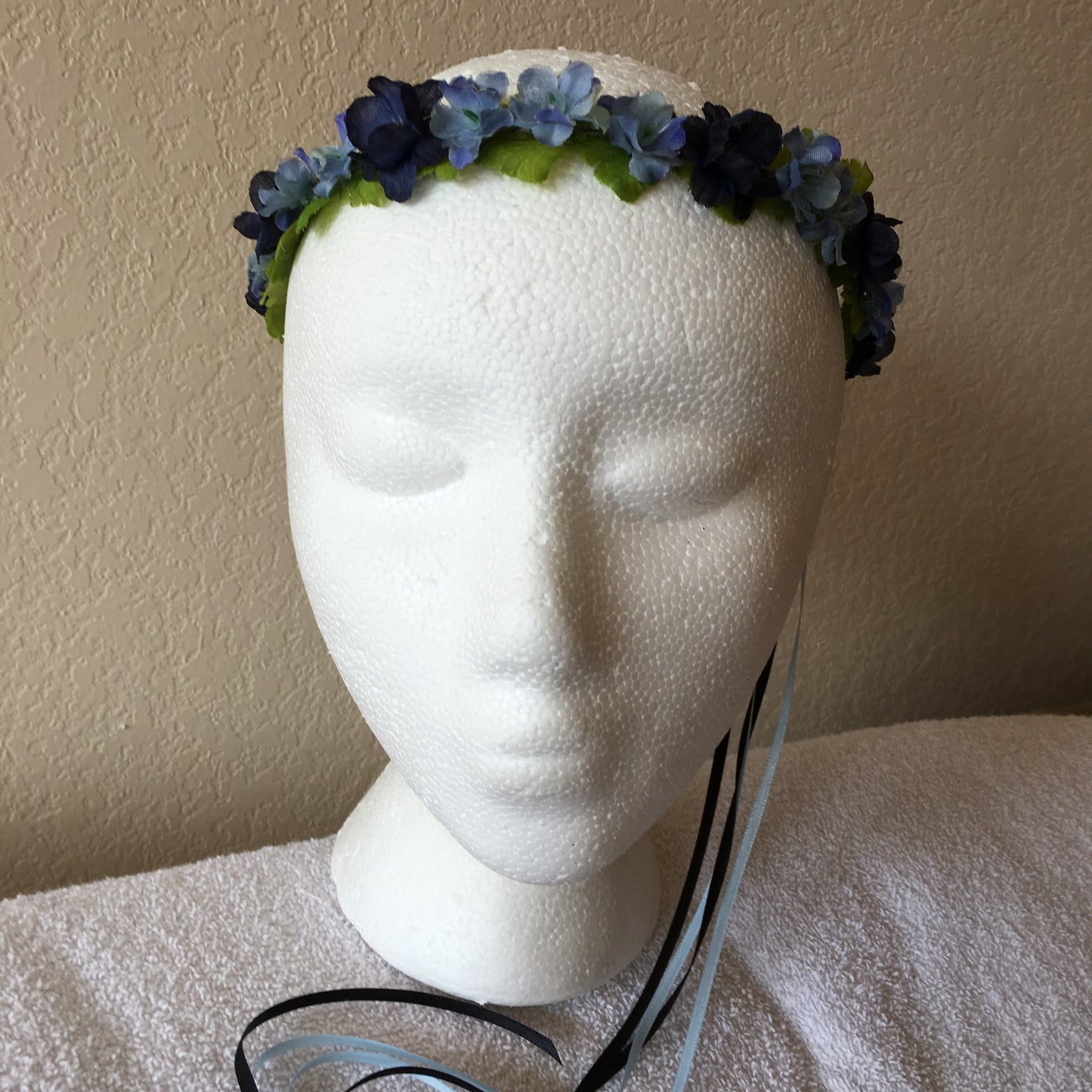 Extra Small Wreath - Navy blue & shades of blue mini flowers