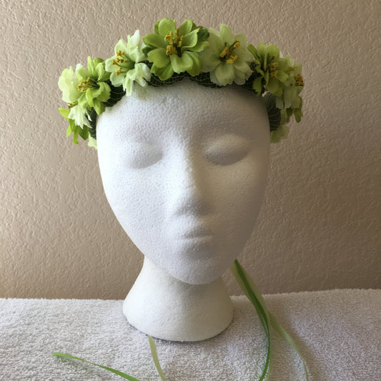 Extra Small Wreath - Pale green & bright green flowers