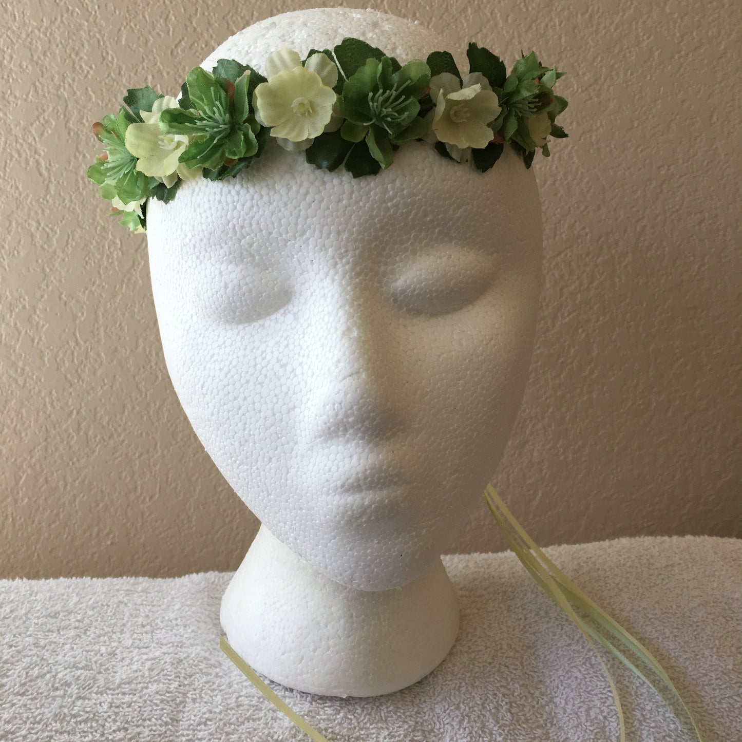 Extra Small Wreath - Pale yellow & green flowers
