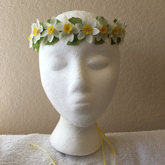 Extra Small Wreath - White & yellow mini daffodils