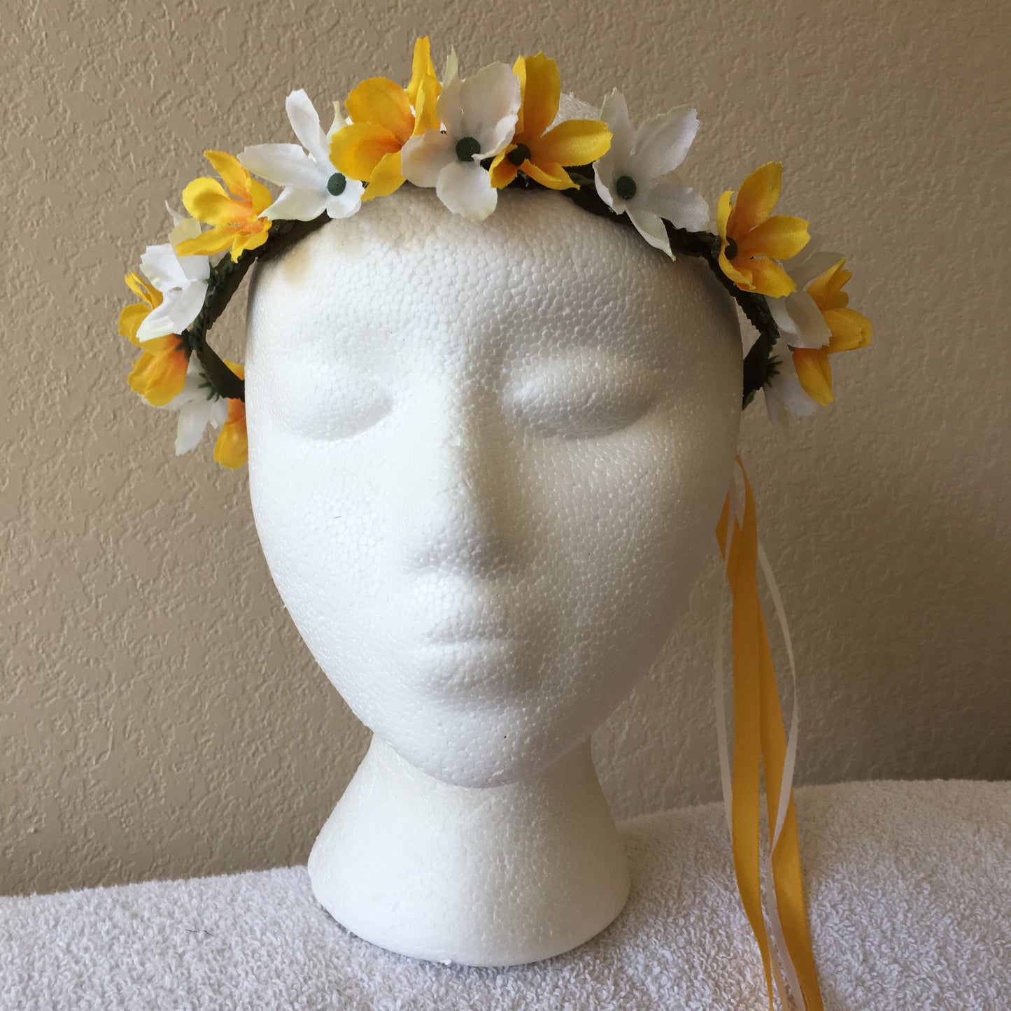 Extra Small Wreath - Bright yellow & white flowers