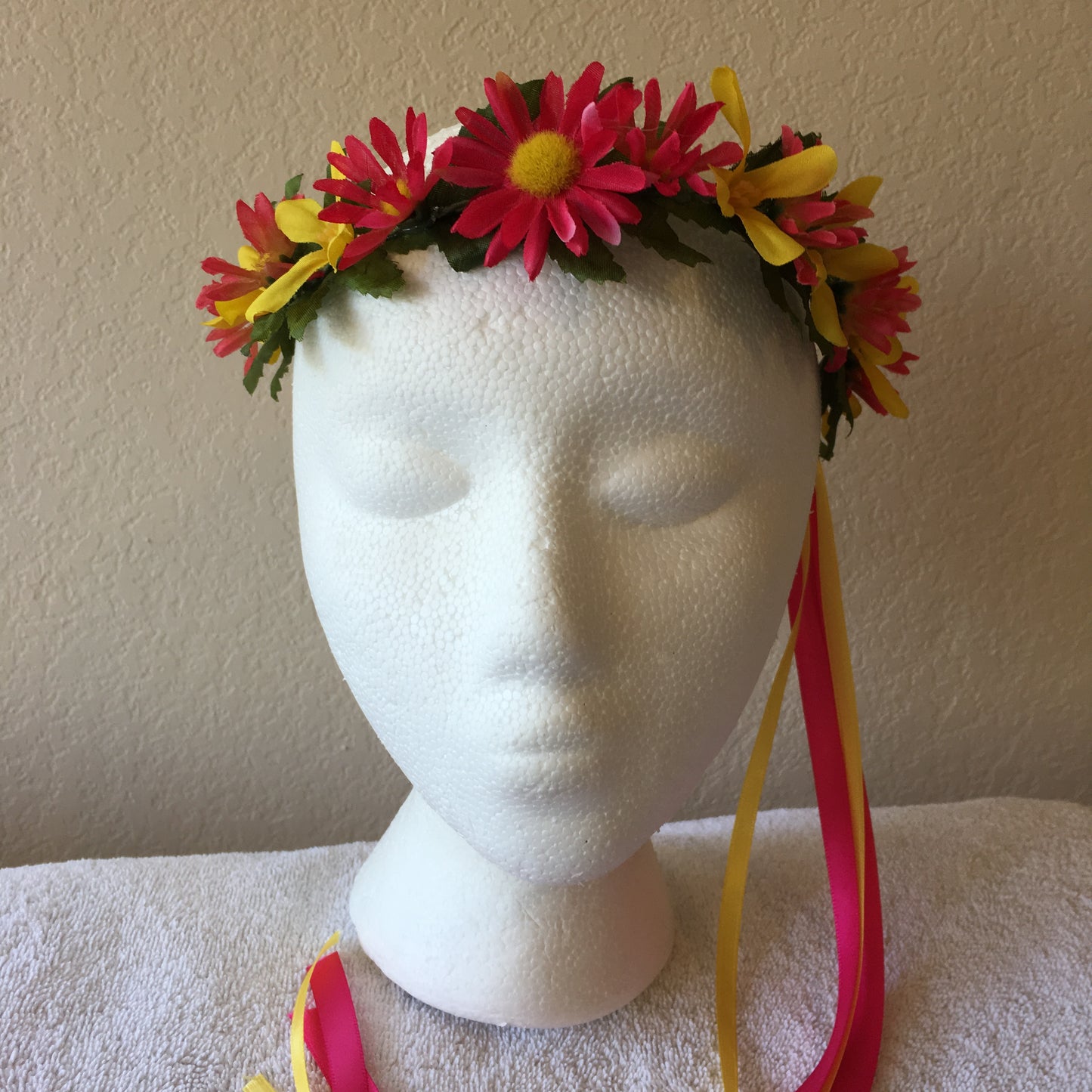 Extra Small Wreath - Pink & yellow daisies