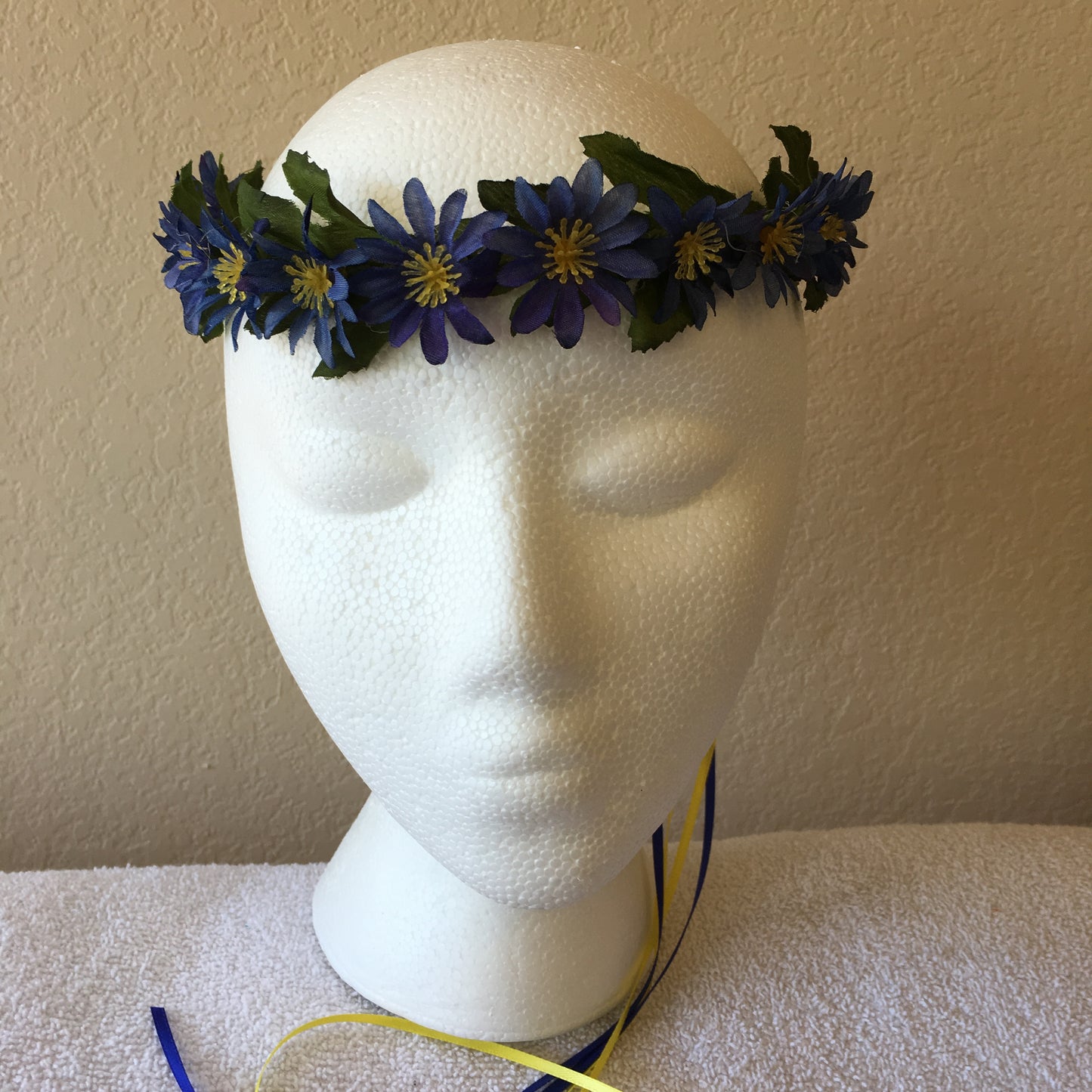 Extra Small Wreath - Blue flowers w/ yellow centers