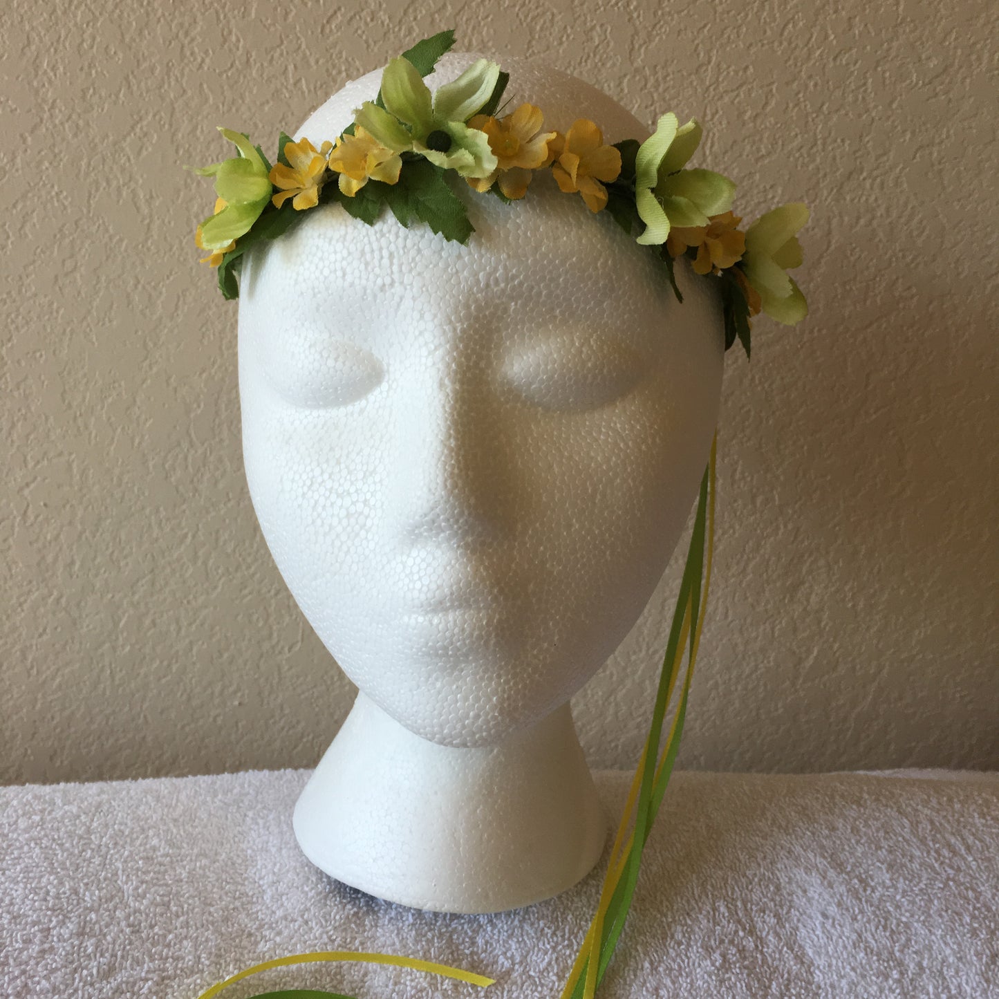 Extra Small Wreath - Lime green flowers w/ yellow accent flowers