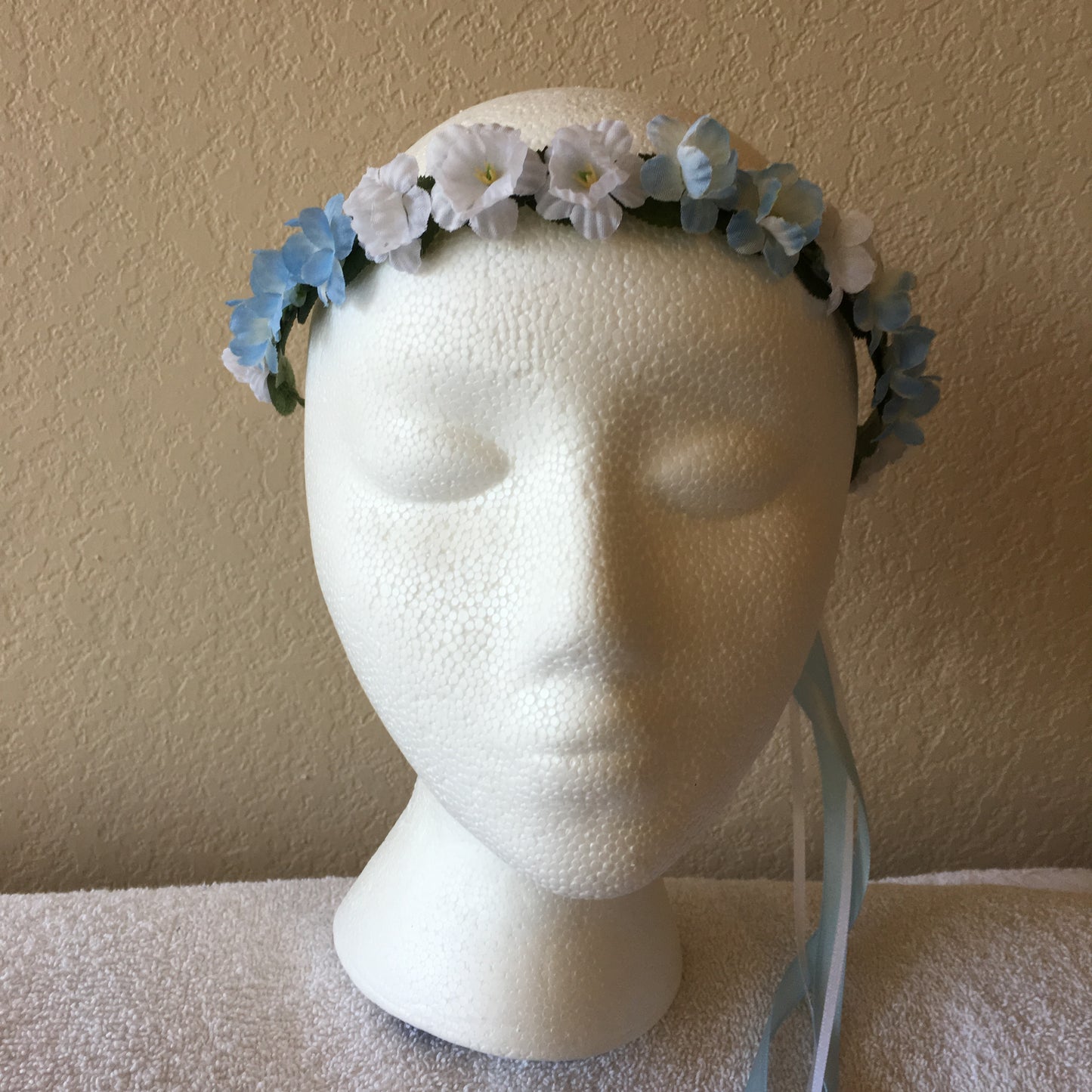 Extra Small Wreath - Small blue & white flowers