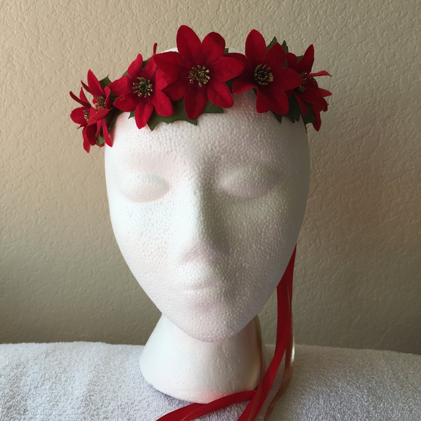 Extra Small Wreath - Red poinsettia +
