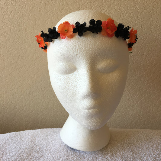 Extra Small Wreath – Black & orange flowers