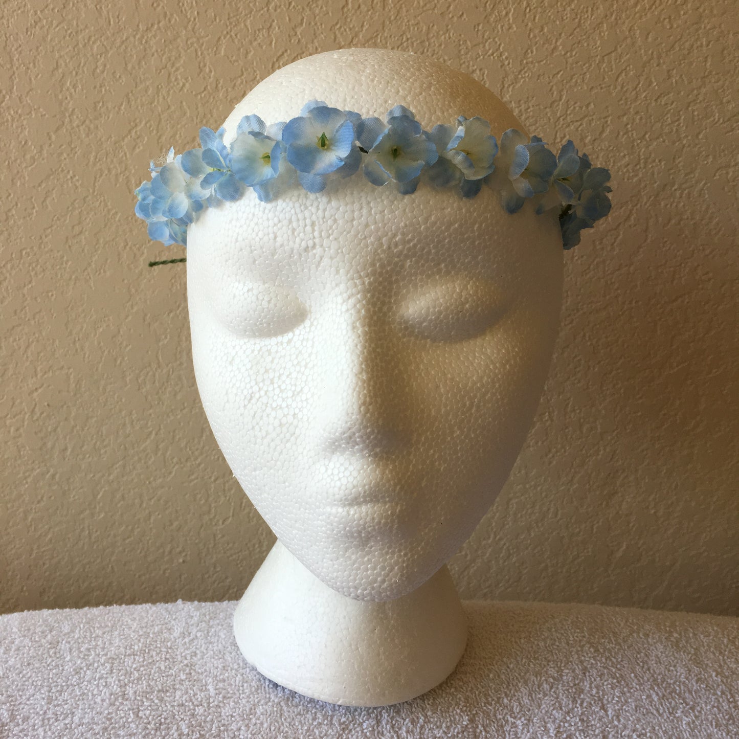Extra Small Wreath – All light blue